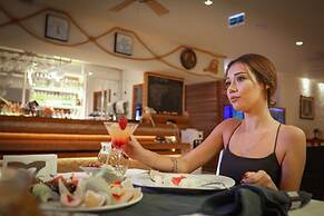 Yacht Club