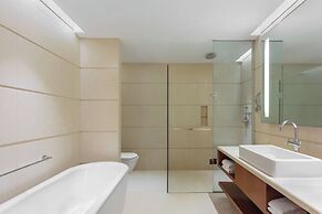 Courtyard by Marriott Kochi Airport