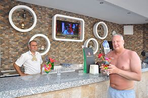 Acar Hotel