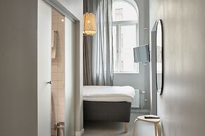 Moment Hotels