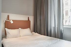Moment Hotels