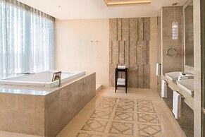 Sheraton Changchun Jingyuetan Hotel
