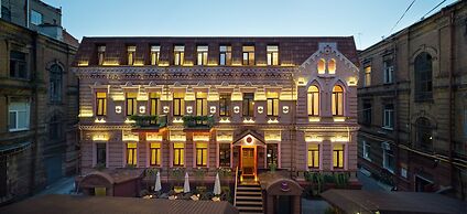 Hotel 19