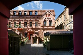 Hotel 19