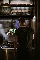 Hotel 19