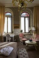 Hotel 19