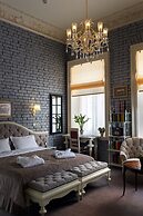 Hotel 19