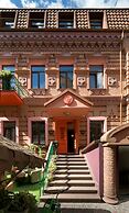 Hotel 19