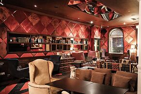Macalister Mansion