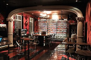 Macalister Mansion
