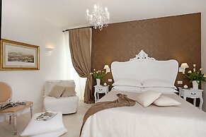 Daplace - HQH Colosseo