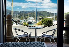 Harbourside Lodge