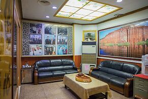 Seng-Kuo Hotel