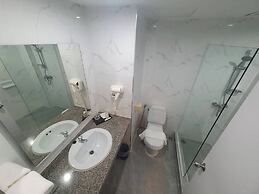Bunjongburi Hotel