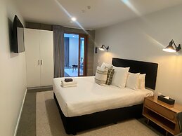 Southwark Hotel & Apartments