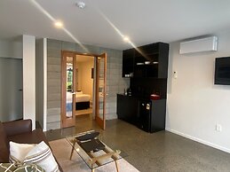 Southwark Hotel & Apartments