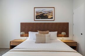 Southwark Hotel & Apartments