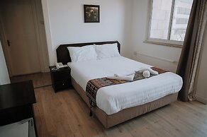 Victoria Hotel