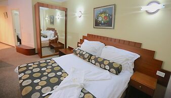 Royal Court Hotel