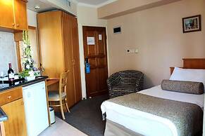 Royal Court Hotel
