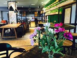 Royal Court Hotel