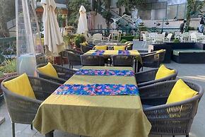 Hotel Mongas