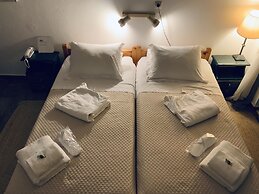 Hotel Akrotiri