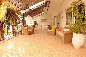 Hotel Akrotiri
