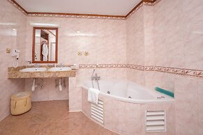 Muthu Silver Springs Hotel