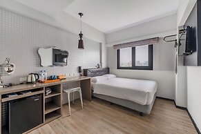 CHECK inn Express Kaohsiung Love River