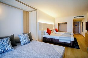 Hotel Breezebay Marina