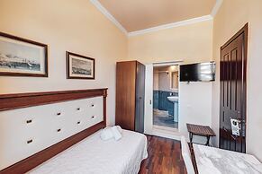 Aktaion Hotel