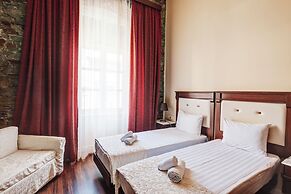 Aktaion Hotel