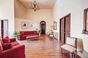 Aktaion Hotel