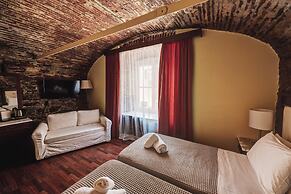 Aktaion Hotel