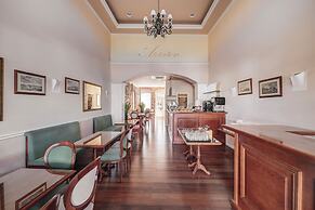 Aktaion Hotel