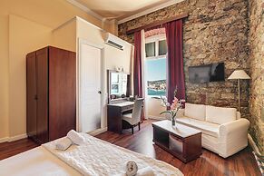 Aktaion Hotel