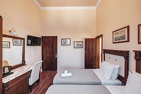 Aktaion Hotel