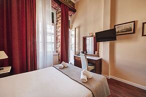 Aktaion Hotel