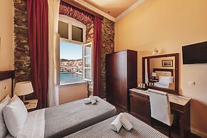 Aktaion Hotel