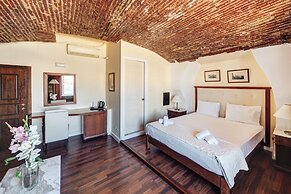 Aktaion Hotel