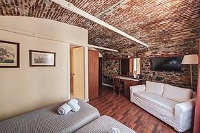 Aktaion Hotel