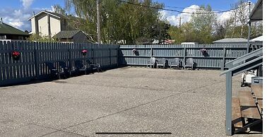 West Castle Motel