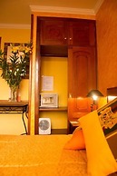 Las Brisas Centro Hotel