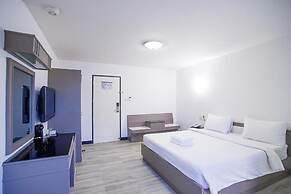 Hi Season Hotel