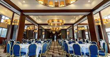 Wellborn Luxury Hotel