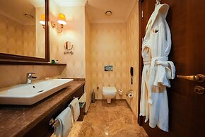 Wellborn Luxury Hotel
