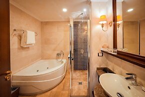 Wellborn Luxury Hotel