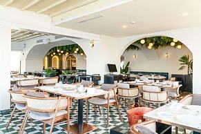 Wellborn Luxury Hotel