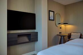 Haven Hotel Rotterdam, Curio Collection by Hilton
